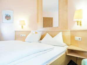 Basic Double Room - Gästehaus Mönchshof (Sommerhausen)