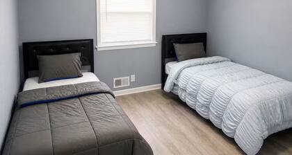 Spacious 5BR Home for Families, Crews & Nurses 30+Day