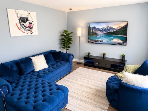Spacious 5BR Home for Families, Crews & Nurses 30+Day