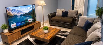 Spacious 5BR Home for Families, Crews & Nurses 30+Day