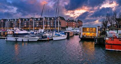 Houseboat in Central Liverpool