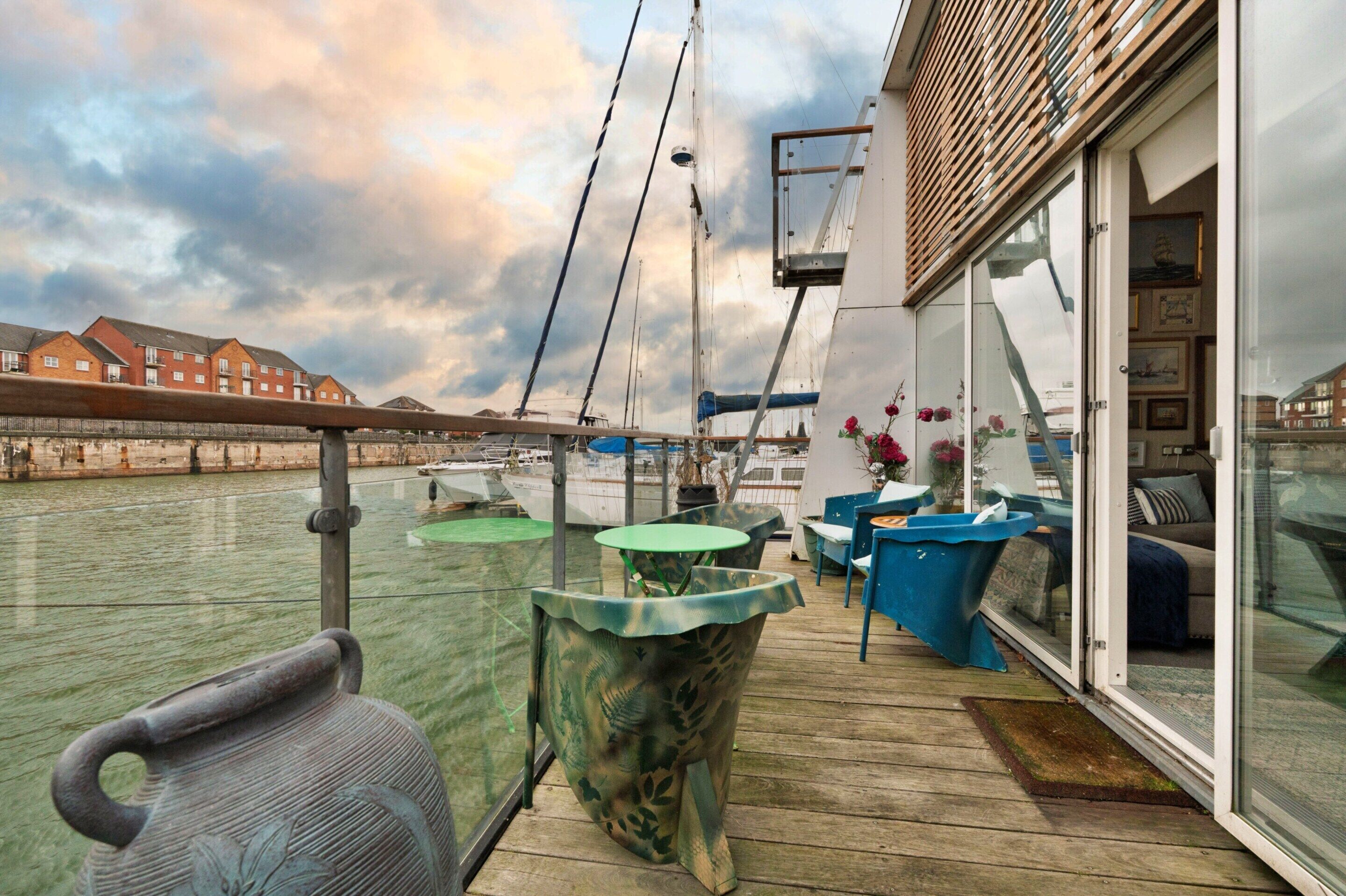 Mobile Home | Balcony