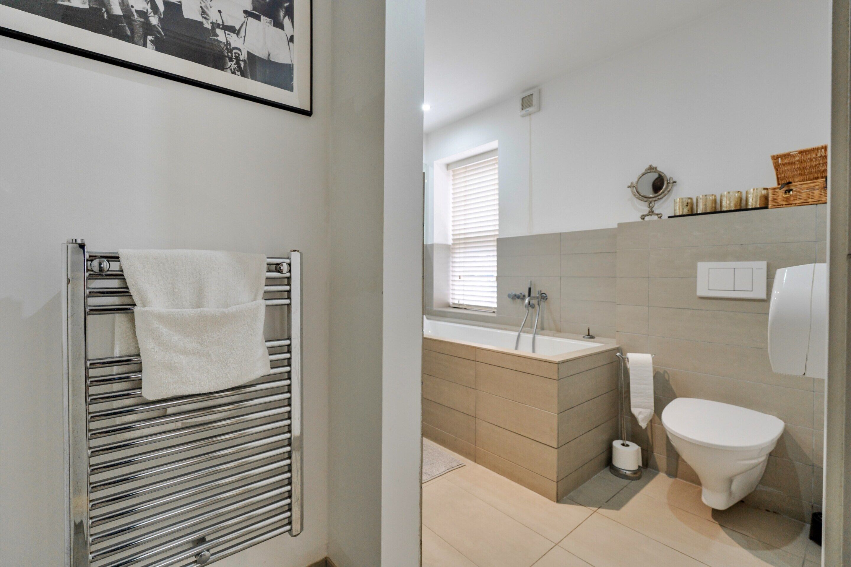 Mobile Home | Bathroom | Hair dryer