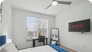 1 habitación, tabla de planchar con plancha, wifi y ropa de cama