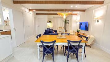 Deluxe Apartment | Tempat makan