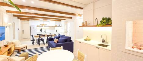 Deluxe Apartment | Living area