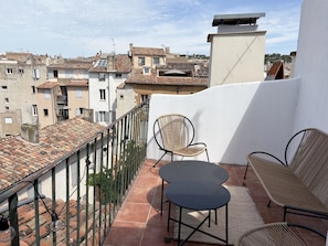 Property grounds - Aix-en-Provence, Air-Conditioned Apartment with a Terrace (Aix-en-Provence)