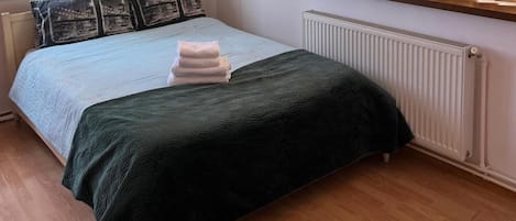 3 makuuhuonetta, ilmainen Wi-Fi, vuodevaatteet