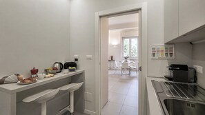 Leilighet (2 Bedrooms) | Eget kjøkken | Espressomaskin, mikrobølgeovn, vannkoker og høy barnestol