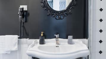 Shower, bidet, shampoo