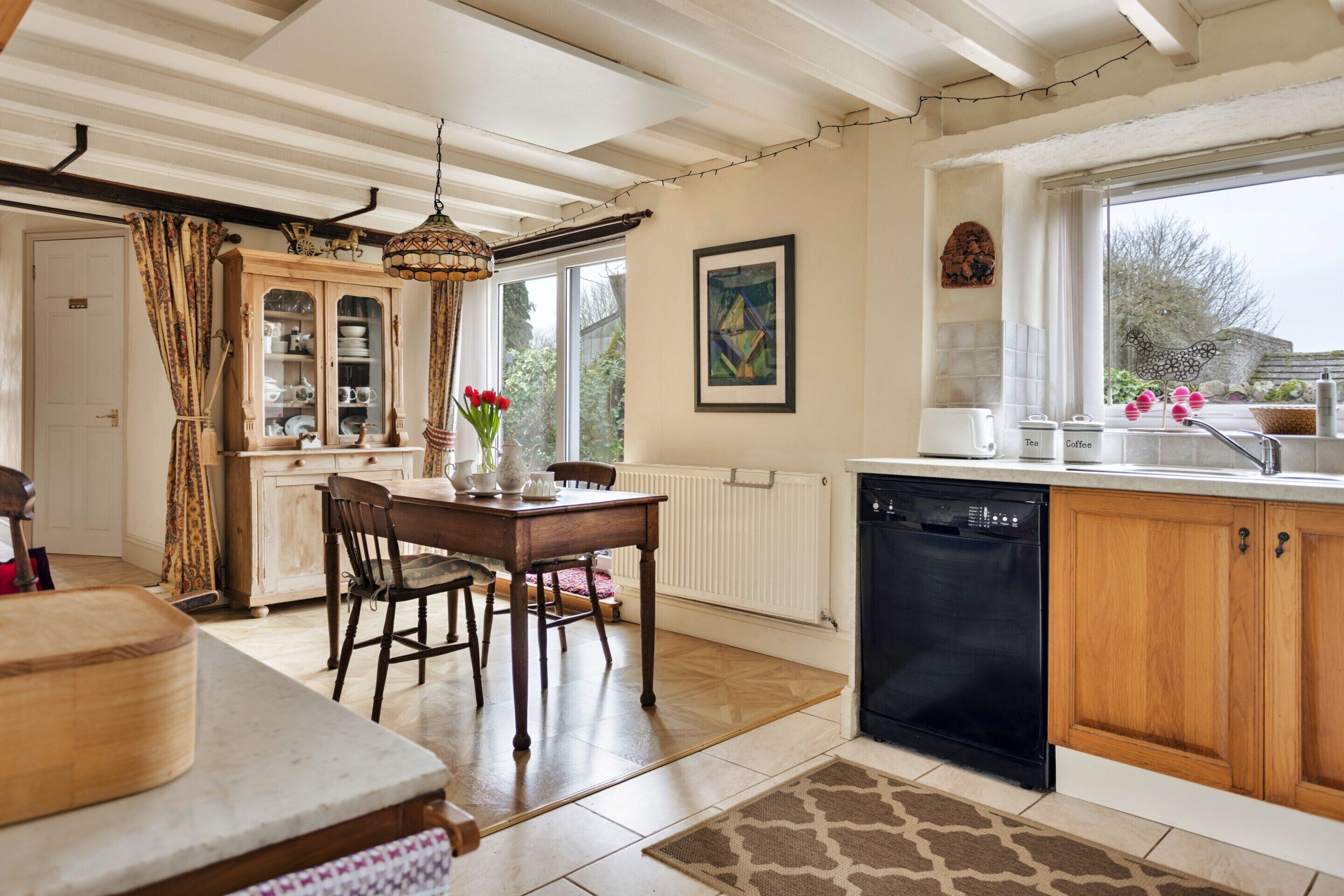 Cottage | Dining