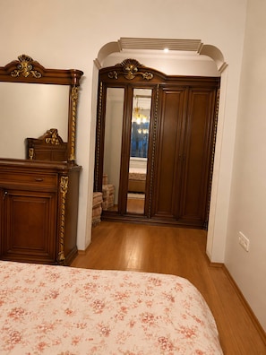 Dormitorio compartido, 1 habitación, para fumadores, vista al jardín | 1 habitación