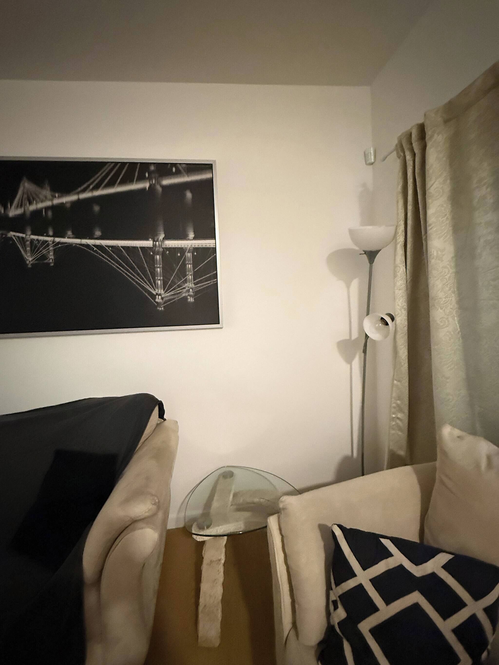 Room, 1 Bedroom | Living room