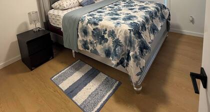 Room-kingsway-downtown Luxury Retreat
