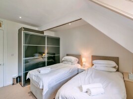 House | 3 bedrooms, iron/ironing board