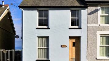 House | Exterior detail