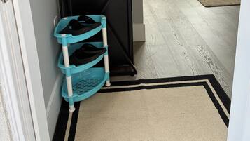 Iron/ironing board, free WiFi, bed sheets