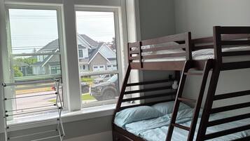 Iron/ironing board, free WiFi, bed sheets