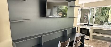 ห้องซูพีเรียสำหรับสี่ท่าน, วิวสวน | ตู้นิรภัยในห้องพัก, ผ้าม่านกันแสง, Wi-Fi ฟรี, ผ้าปูที่นอน