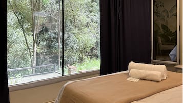Habitación doble superior, vista al jardín | Vista al jardín