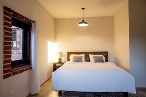 4 chambres, bureau, fer et planche à repasser, Wi-Fi gratuit
