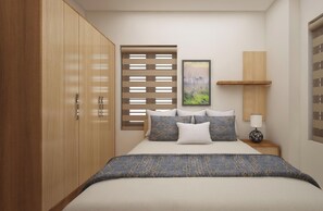 Een slaapkamer met een grote garderobe, een bed met veel kussens, een nachtkastje met een lamp en een wandplank.