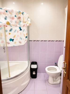 Shared Dormitory, 1 Bedroom, Smoking | Bathroom - Room-2x1 Double Bed Room - Couples - Cen (Istanbul)