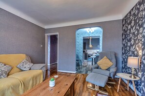 Bungalow | Living room - Holiday Home in Seaside Town of Prestatyn (Prestatyn)