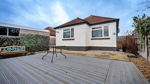 Bungalow | Balcony - Holiday Home in Seaside Town of Prestatyn (Prestatyn)