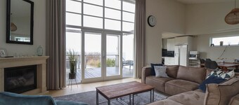 Luxury Detached Villa Near the Beach