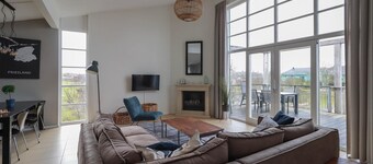 Luxury Detached Villa Near the Beach