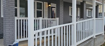 Charming Cozy Rambler 3 Bedroom 4 beds 2 bath with Hot Tub and Wheelchair Access