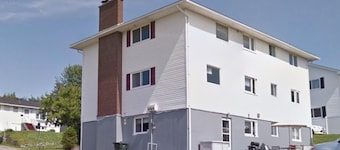Summit Nest
A spacious cozy apartment for your comfort and relaxation