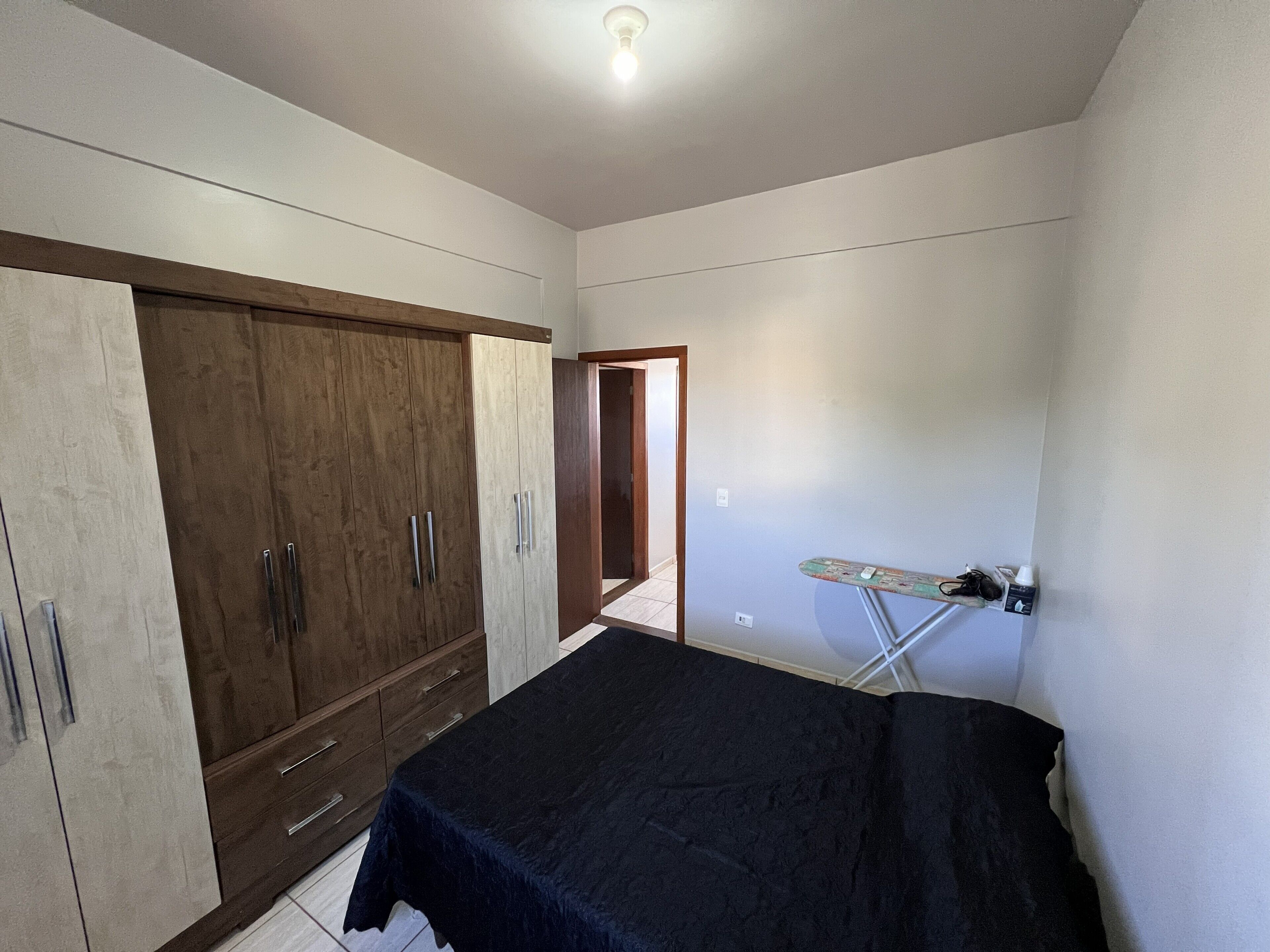 2 Schlafzimmer, Schreibtisch, Bügeleisen/Bügelbrett, kostenloses WLAN