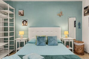 Iron/ironing board, WiFi, bed sheets - Holiday Apartment 'Casa Sherazad' with Sea View, Private Terrace and Wi-Fi (Tías)