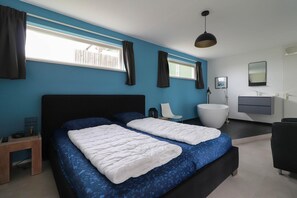 บ้านพัก | 4 ห้องนอน, เตารีด/โต๊ะรีดผ้า, ตกแต่งพิเศษโดยเฉพาะ, ผ้าปูที่นอน