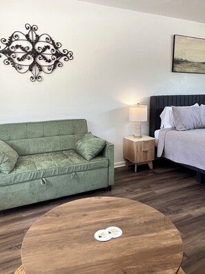 Living area - Schooner #257 @Bel Arco on Bull Shoals Lake (Bull Shoals)