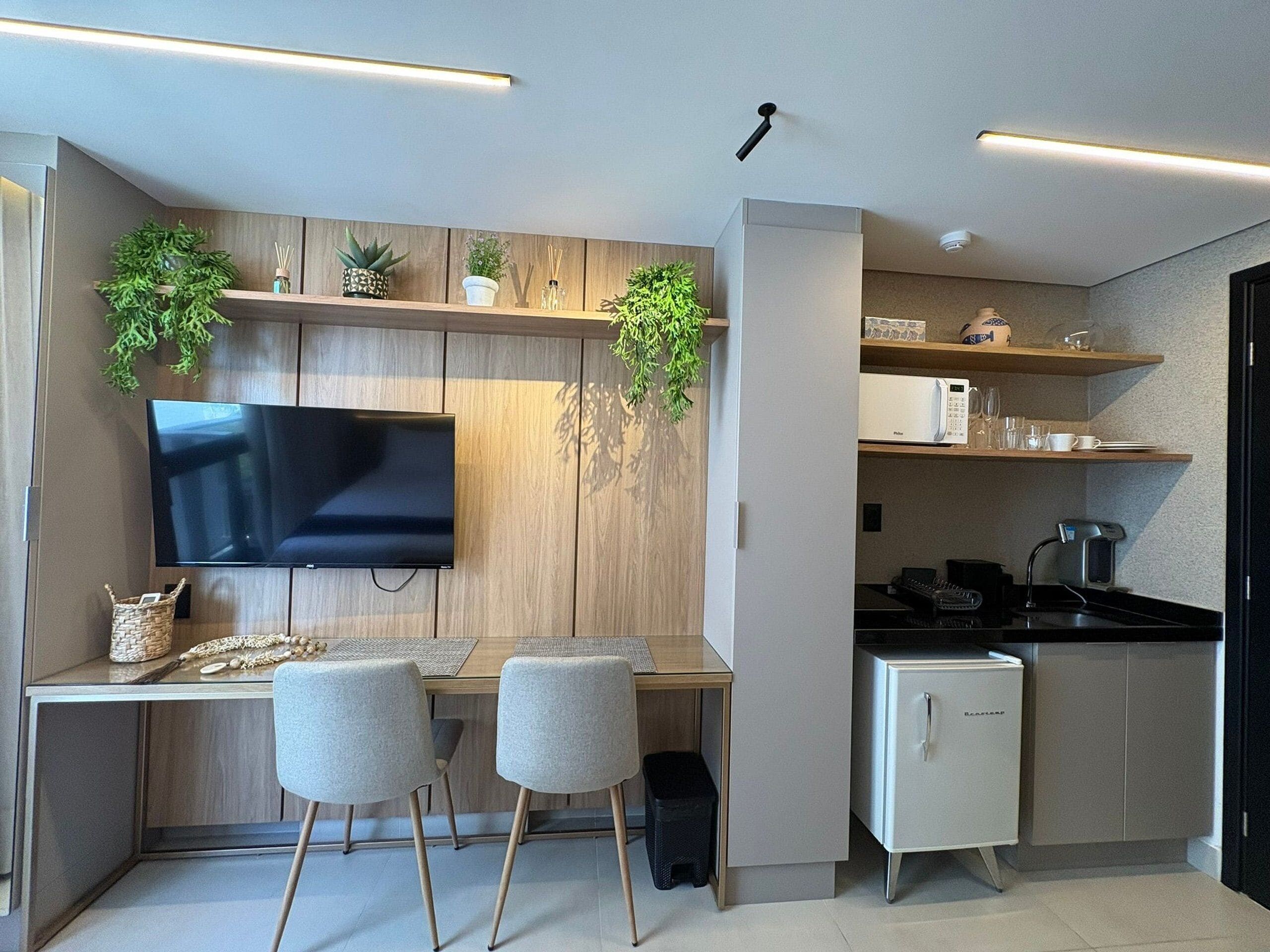Studio | Private kitchen | Toaster, blender, cookware/dishes/utensils