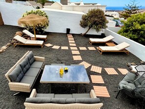 Outdoor dining - Vacation Villa 'Haley's - Luxury  in Lanzarote' with Mountain View, Private Terrace and Wi-Fi (Nazaret)