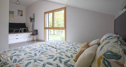 Chambre d’hôtes « Chambre Hérisson » avec vue sur le lac, terrasse partagée et Wi-Fi