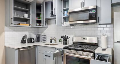 Stylish 1BR - A+ Location, Parking, Laundry