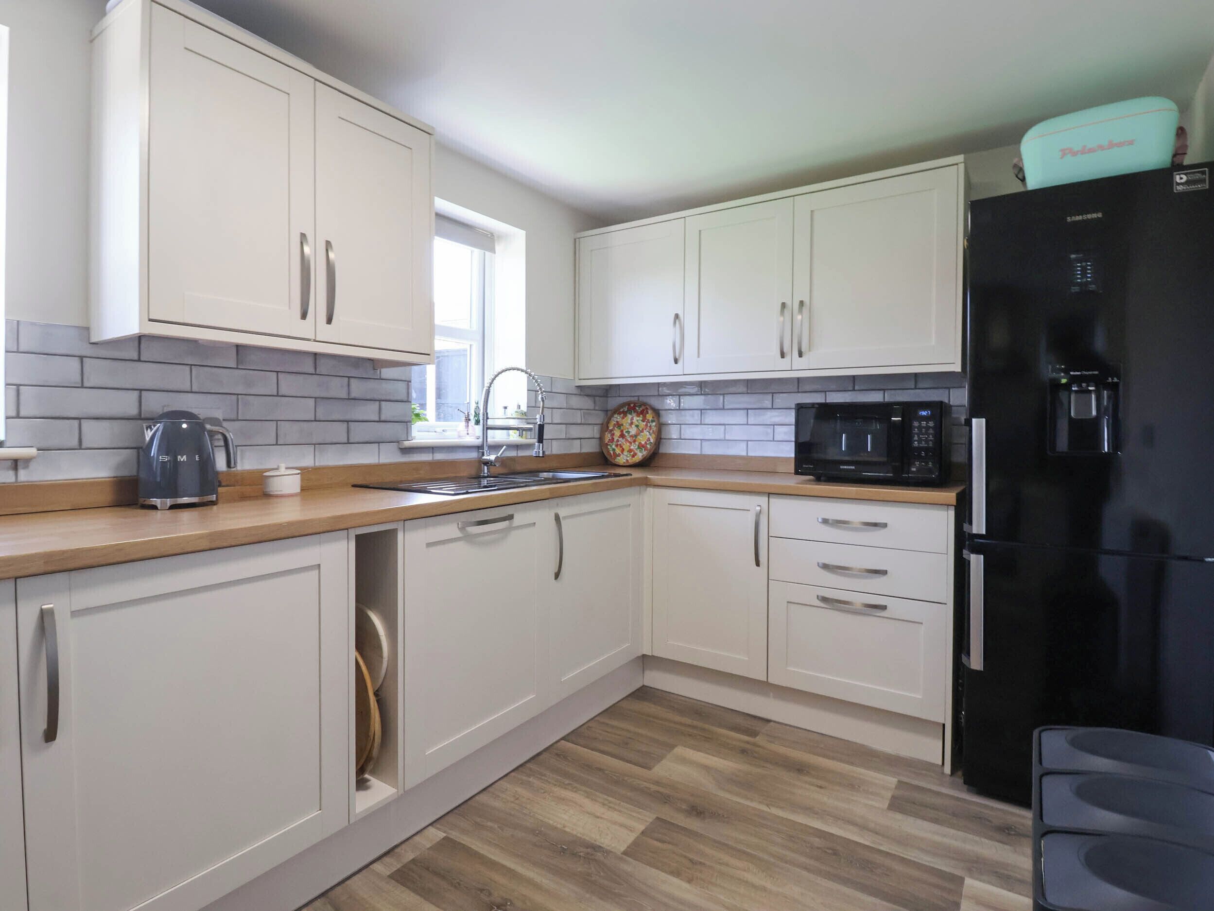 Dishwasher, cookware/dishes/utensils