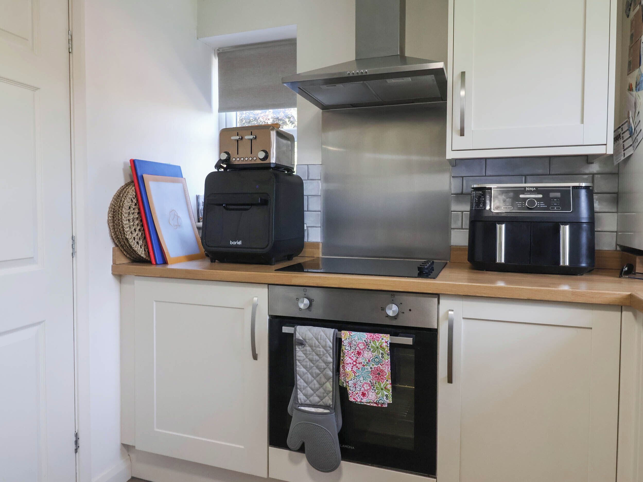 Dishwasher, cookware/dishes/utensils