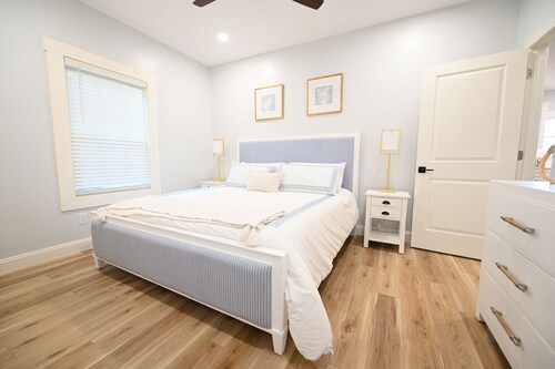 Perfect 4-bedroom house located outside of the quaint town of Beaufort!