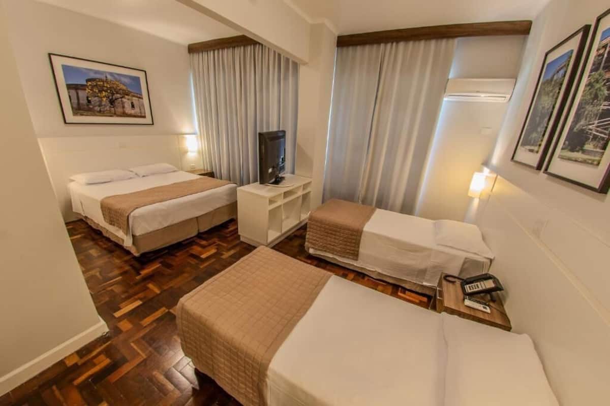 Family Suite | In-room safe, desk, blackout drapes, WiFi (free)