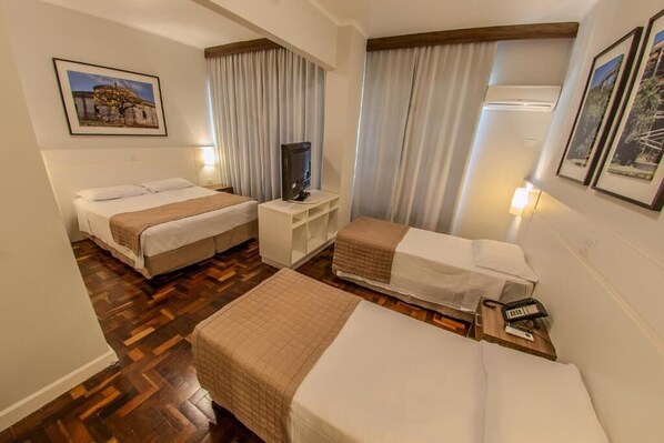 Family Suite | In-room safe, desk, blackout drapes, WiFi (free) - Hotel Centro Europeu (Curitiba)