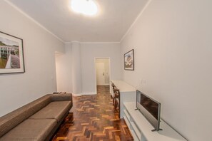 Family Suite | Living area - Hotel Centro Europeu (Curitiba)
