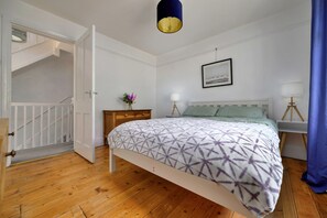 House | 3 bedrooms - Chic Country Club Lodge With Hot Tub (Harlech)