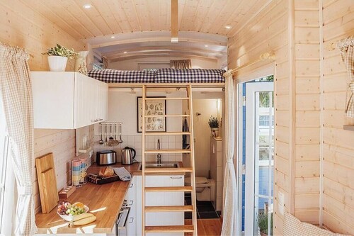Tiny House in the Artist's Country House – Nature, Peace, and Special Moments at Mellnitz Bay