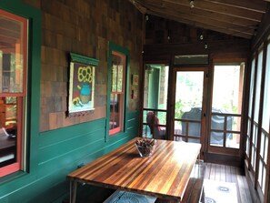 Outdoor dining - Great Pond, Four bedroom cottage in Windover. (Rome)